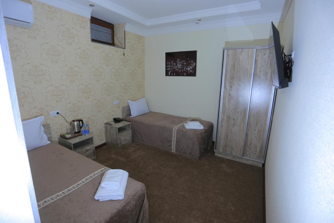 Hayot Plaza Hotel Yunusobod Exterior photo